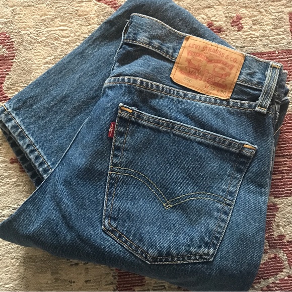 Levi's Other - Levi’s 550 32x30 EUC relaxed fit